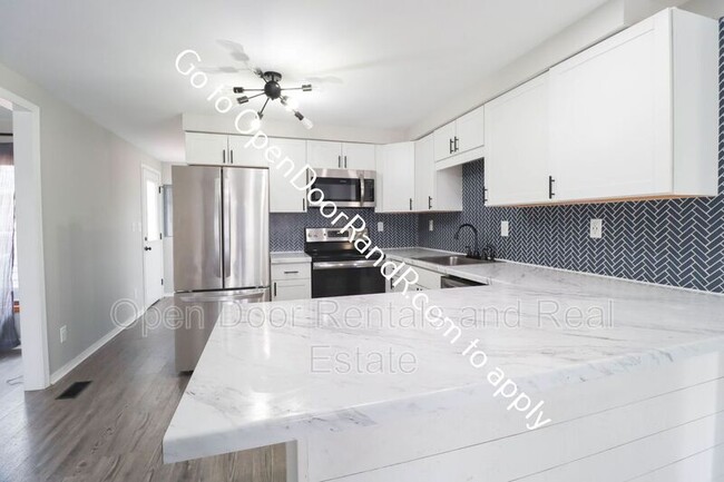 Building Photo - 219 Maple Knoll Dr