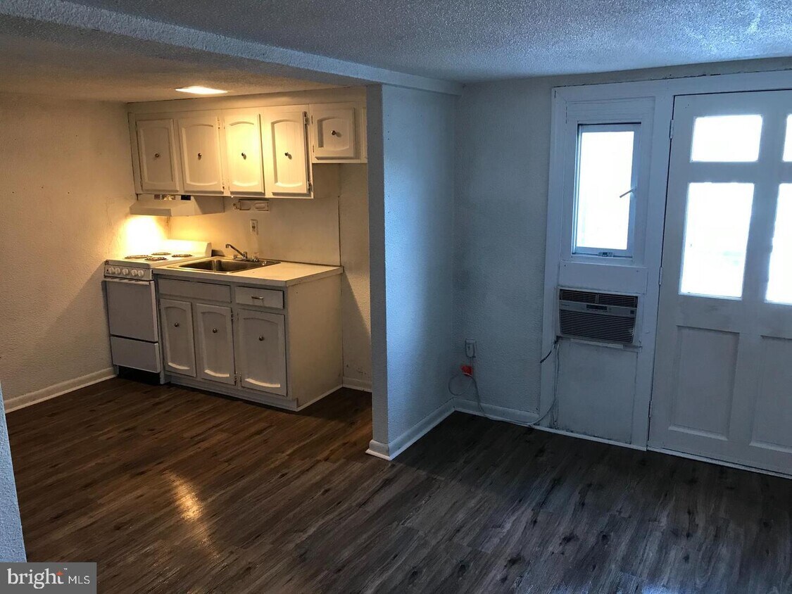 40 E High St Unit 7, Pottstown, PA 19464 Room for Rent in Pottstown