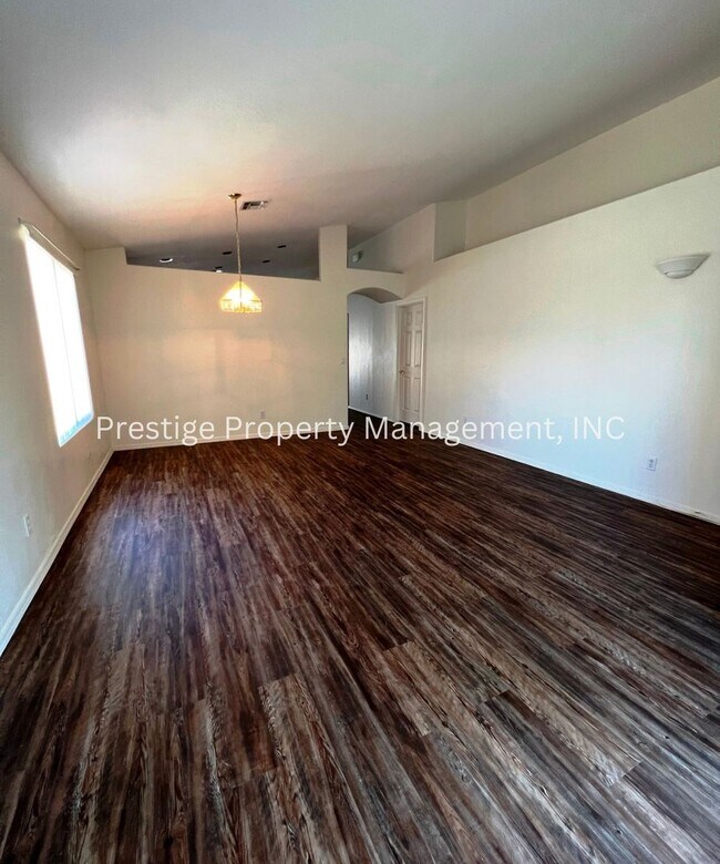 Foto del edificio - 8419 S Mt Elise Rd