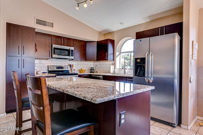 Foto del edificio - 1902 N 125th Ln