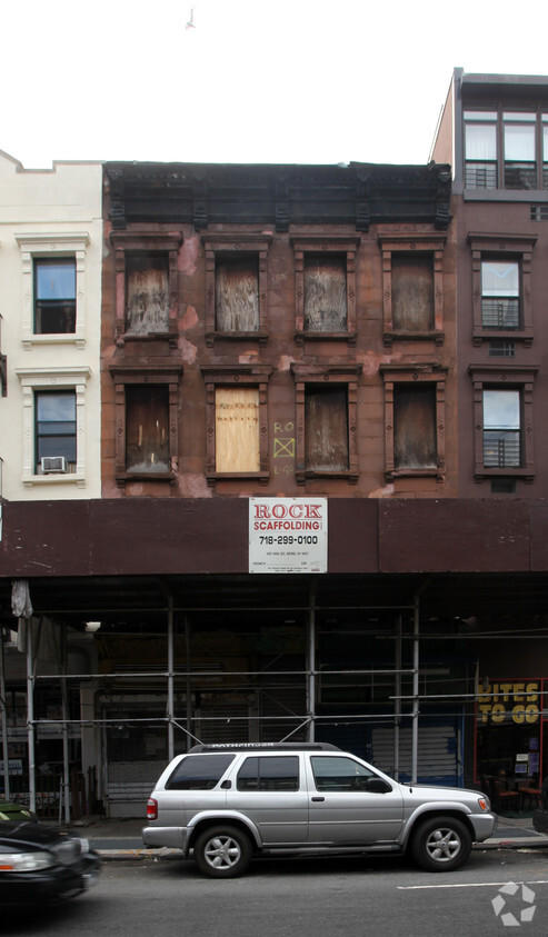 Foto del edificio - 1697 Lexington Ave