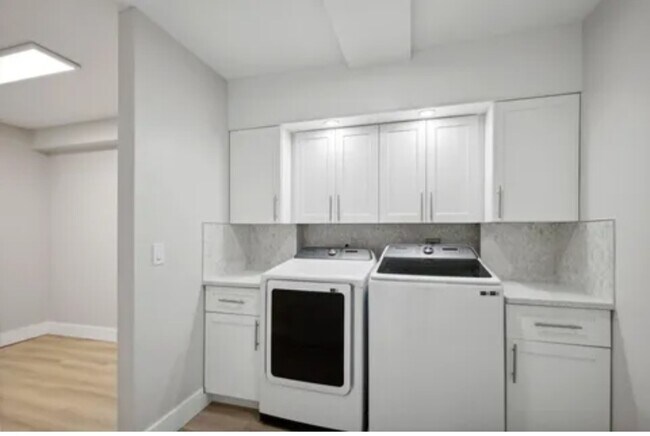 Foto del edificio - 3507 Village Blvd