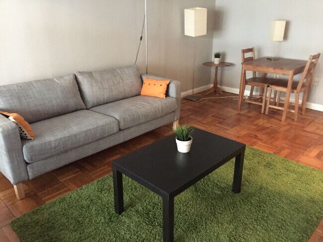 Foto del edificio - Furnished Studio Apt. in Dupont Circle. All Utilities Included...Available March 1s!