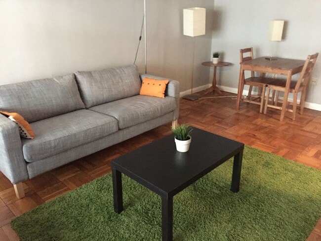Building Photo - Furnished Studio Apt. in Dupont Circle. All Utilities Included...Available March 1s!