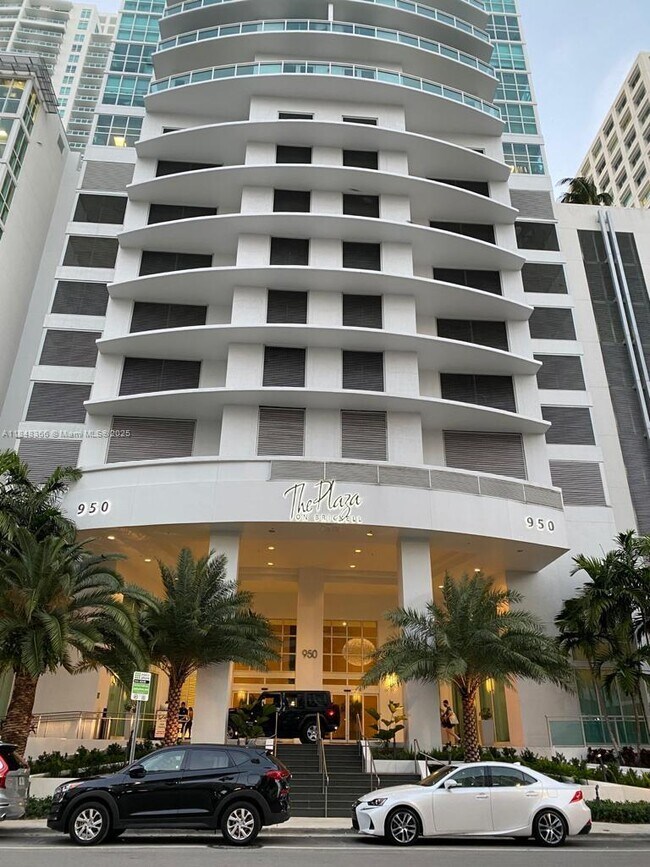 Building Photo - 951 Brickell Ave