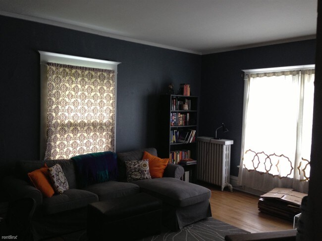 Foto del edificio - 1 br, 1 bath  - 1572 Lake Dr SE Apt 3