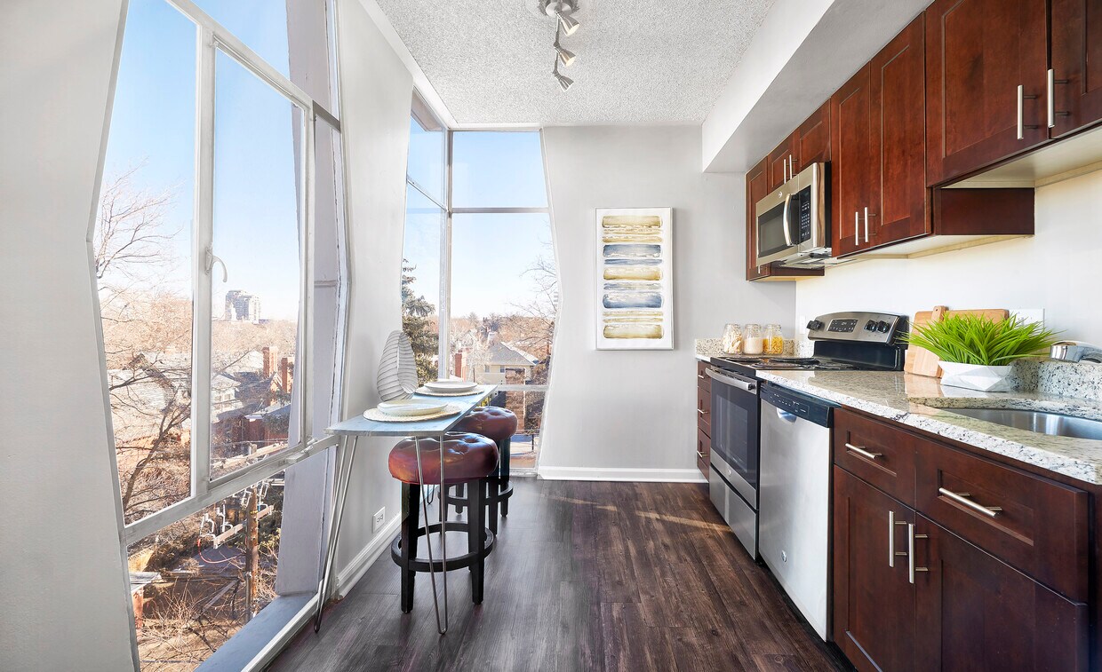 Metropolitan at Cheesman Park Apartments in Denver, CO