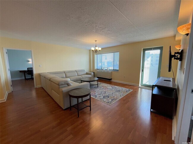 Building Photo - 136 Beach 117th St
