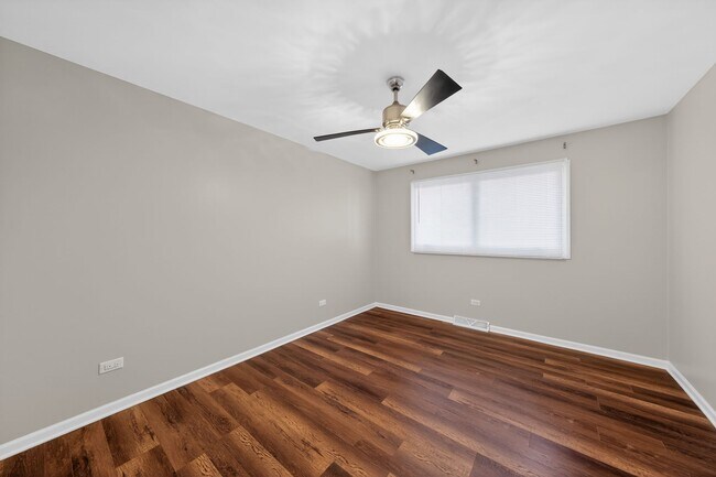 Foto del edificio - 15334 Larkspur Ln