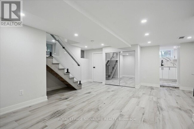 Building Photo - 647 Shaw St