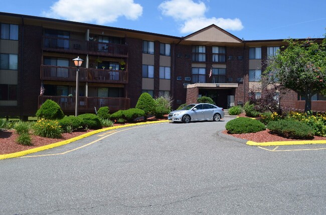 Building Photo - 1320 Cromwell Hills Dr
