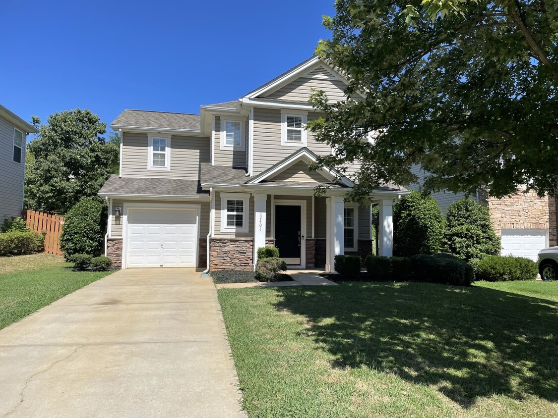 Primary Photo - 12401 Cumberland Cove Dr
