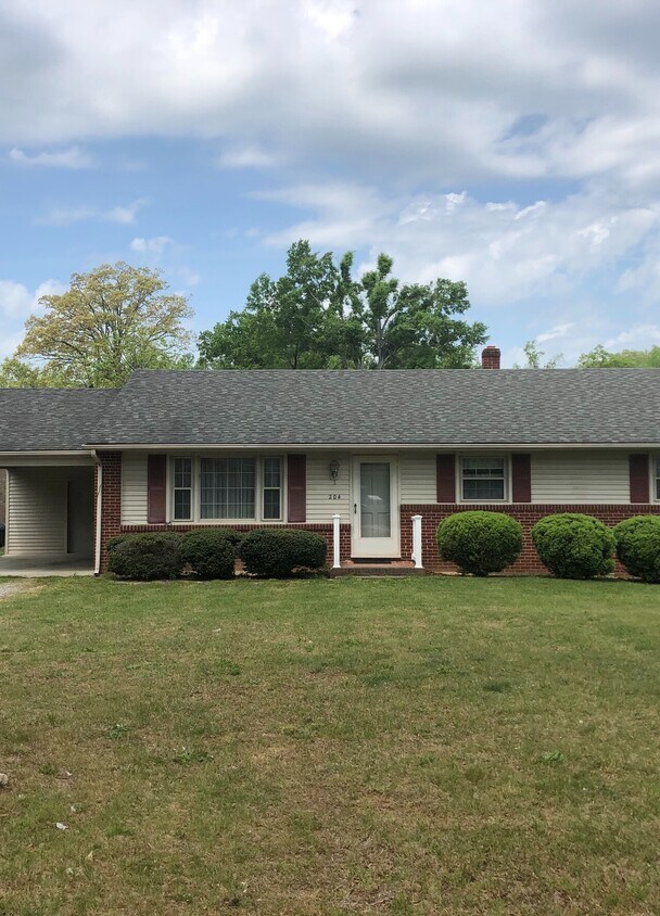 Building Photo - 204 Tidewater St - Willow Oak