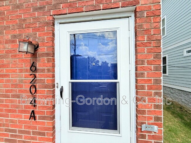 Foto del edificio - 6204A Louisiana Ave