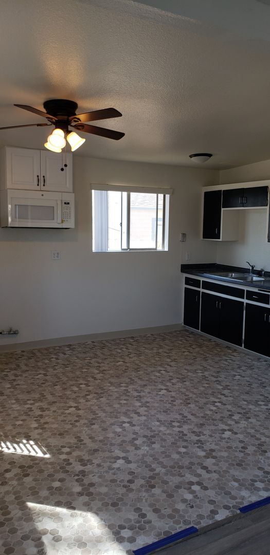 Foto del edificio - Spacious 2BR/1BA Duplex For Rent!!!