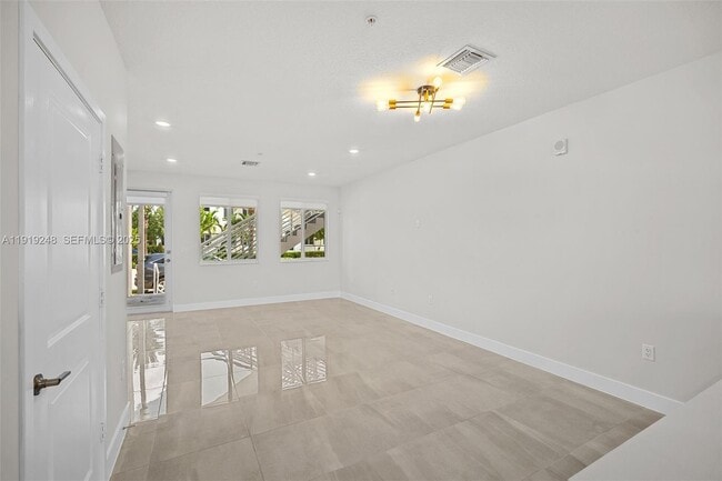 Foto del edificio - 10270 NW 66th St