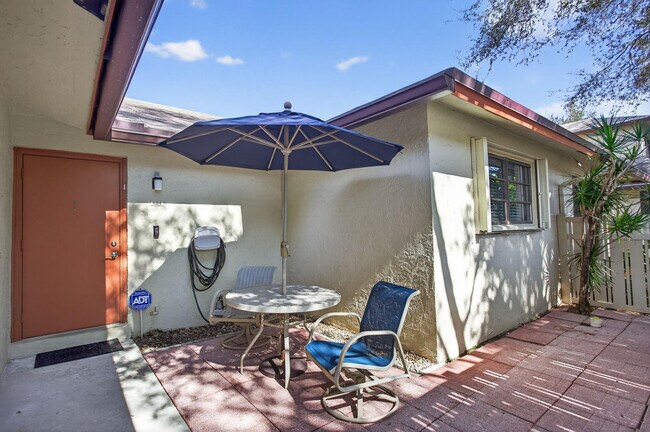 Foto del edificio - 1759 NE 40th Pl