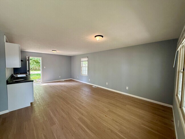 Foto del edificio - 3 Bed 1 Bath Home - Housing Choice Voucher...