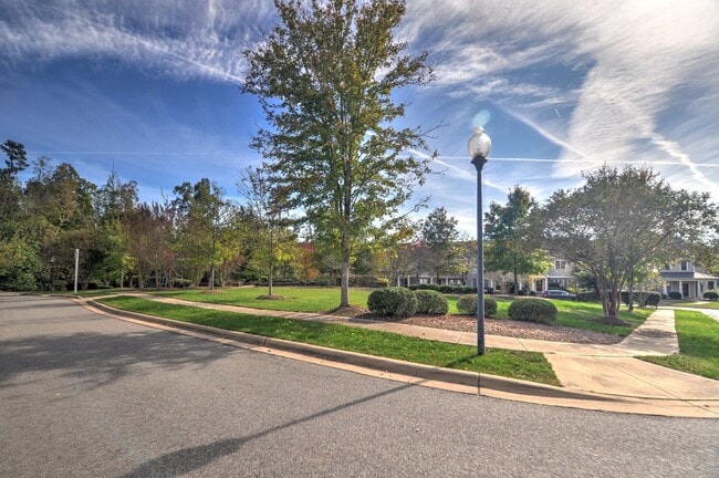 Building Photo - Light, Bright Governor's Village Townhome