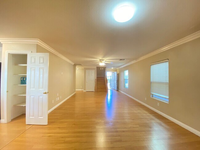 Foto del edificio - Beautiful 2-story single-family