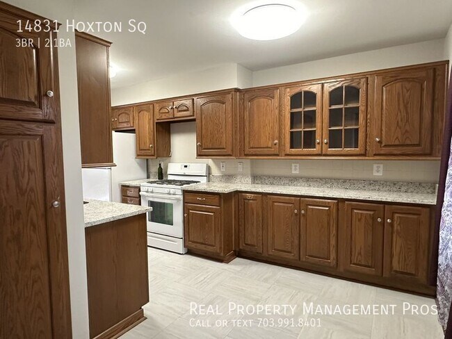 Building Photo - New Paint-Qualify for a zero deposit?