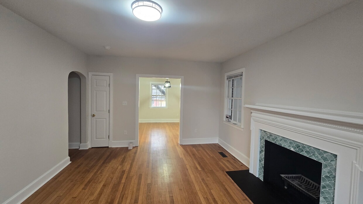 Photo - 4418 Cutshaw Ave (Richmond, VA)