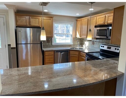Building Photo - 58 Roberts Dr