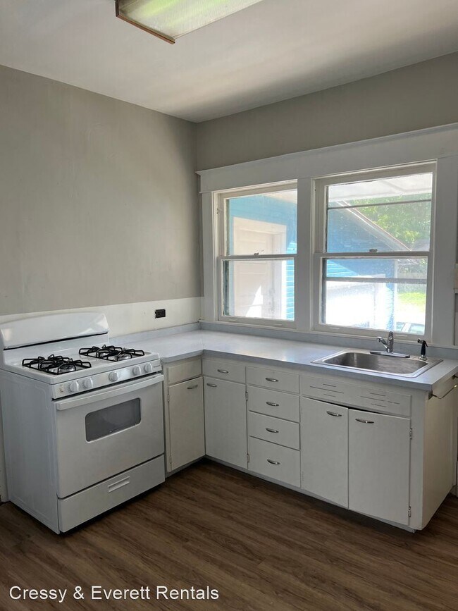 Building Photo - 3 br, 2 bath House - 108 Cross St