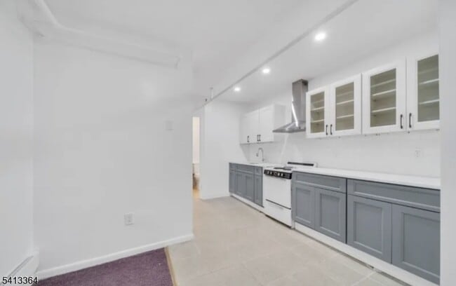 Building Photo - 275 Main St