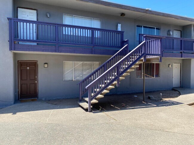 Building Photo - 1521 E Fedora Ave