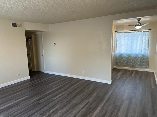 Foto del edificio - 3307 E Fairmont Ave