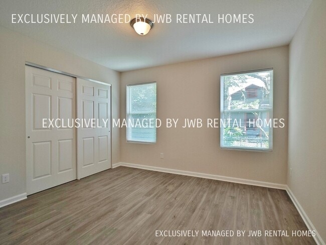 Building Photo - 2559 Orion St