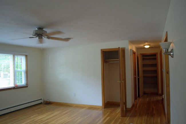 living room - 33 Autran Ave