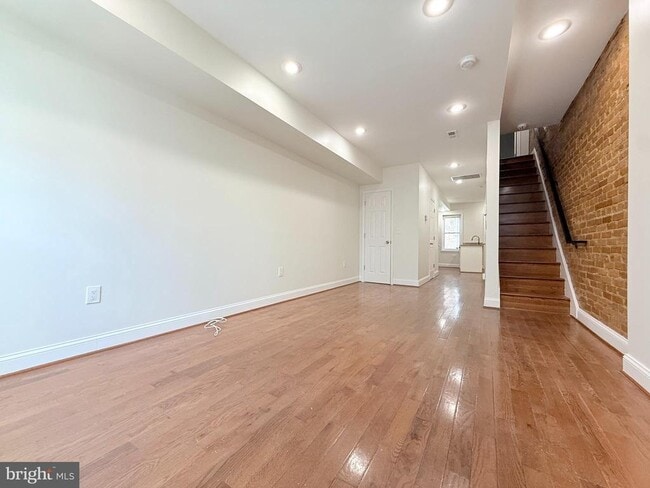 Foto del edificio - 1268 Glyndon Ave