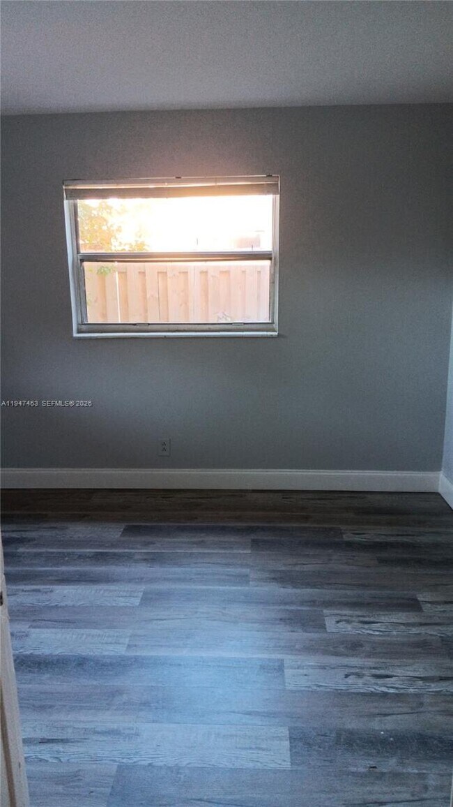 Foto del edificio - 5640 NW 15th St