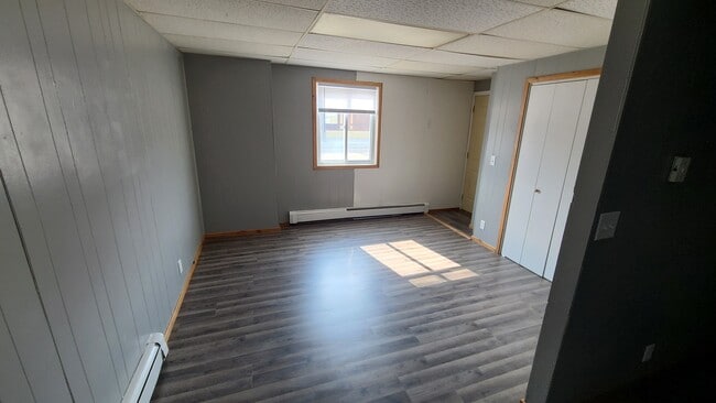 Building Photo - 221 Main St E