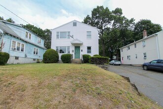 Building Photo - 17 Pinehurst Ave
