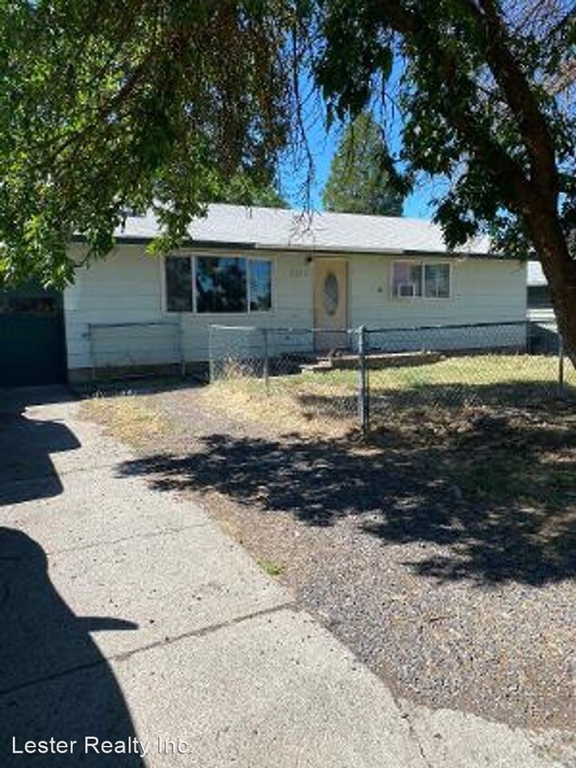 Primary Photo - 4 br, 1.5 bath House - 528 Delta Street