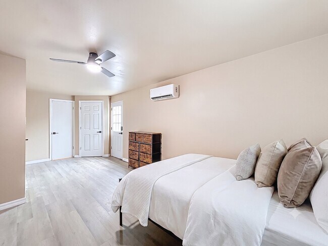 Building Photo - 3632 Brompton Dr