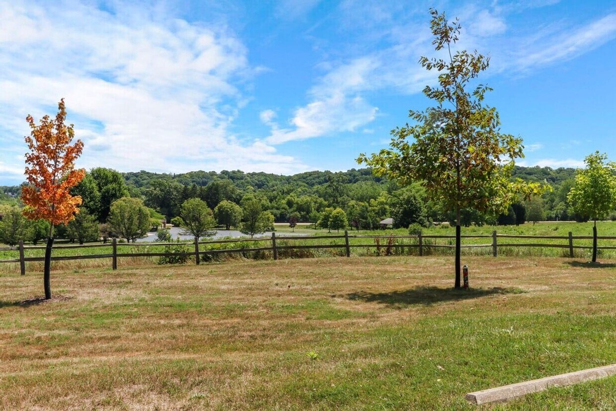 Building Photo - Fontana-on-Geneva Lake Furnished Home Avai...