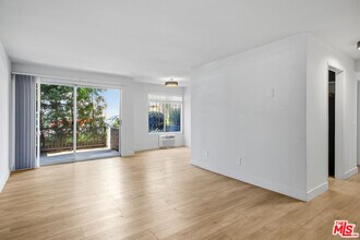Building Photo - 1352 S Carmelina Ave