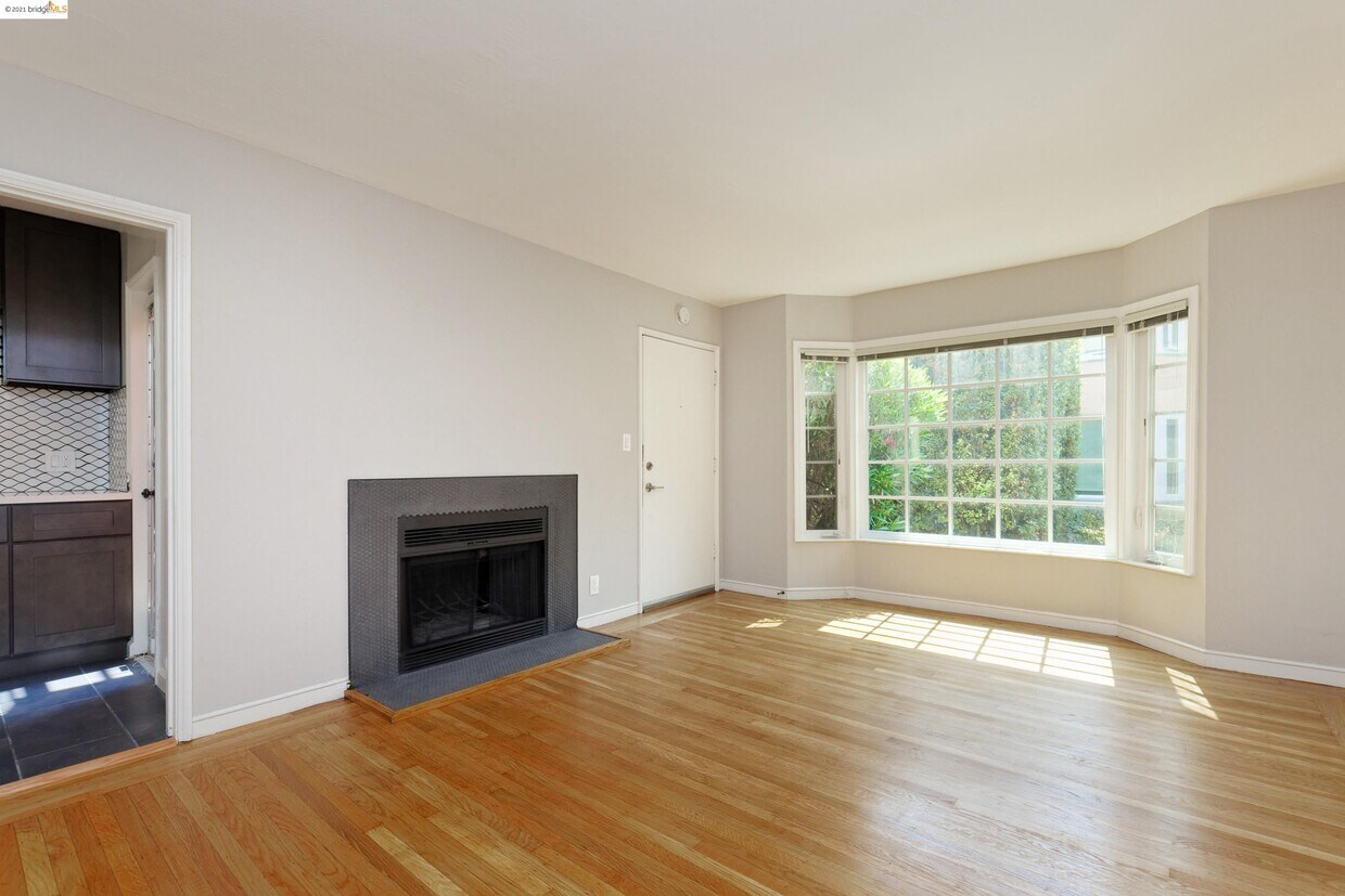 Primary Photo - 383 Adams St.