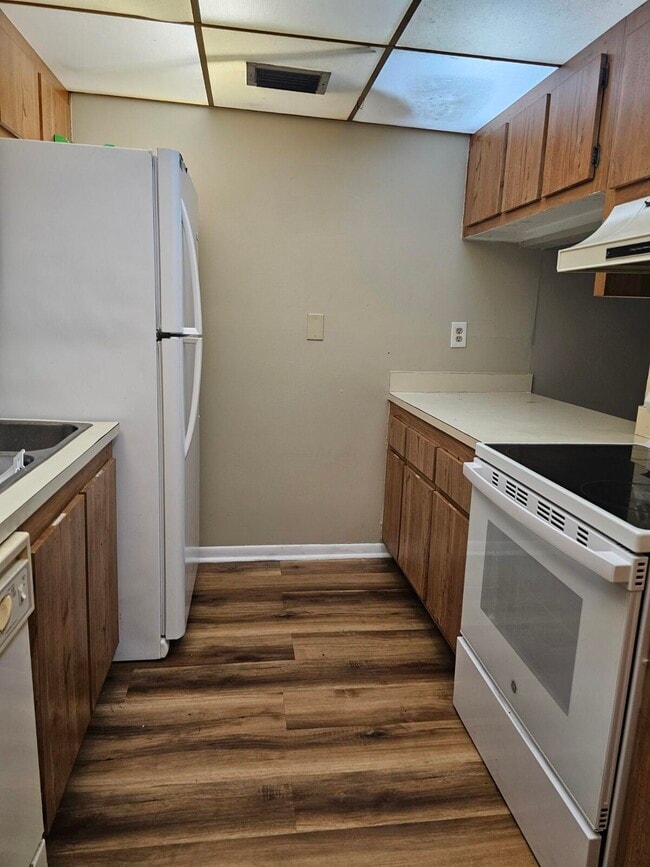 Building Photo - 1900 N Congress Ave