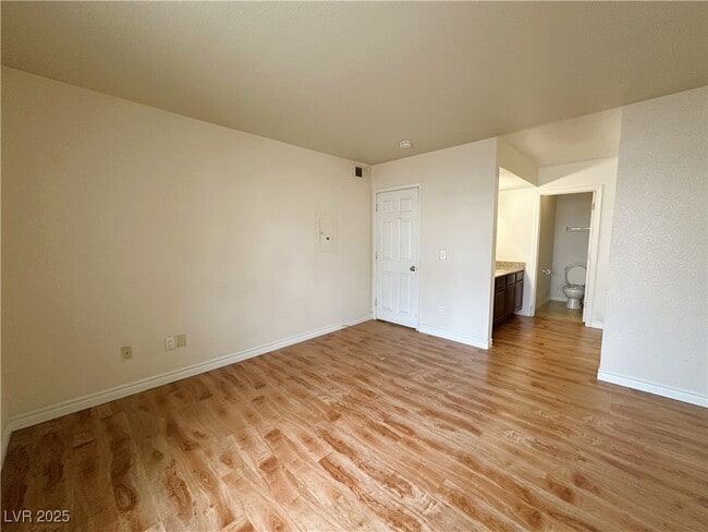 Building Photo - 2606 S Durango Dr
