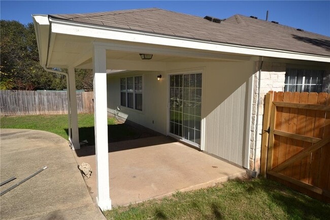 Building Photo - 1803 Warwick Cove
