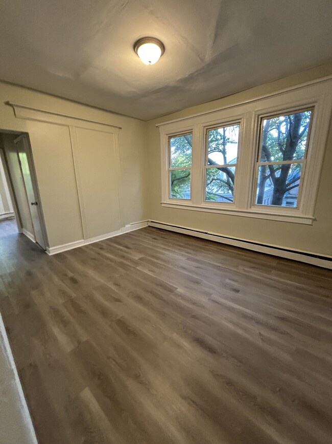 Unit 3 - 270 4th St