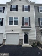 Building Photo - 256 Talucci Dr