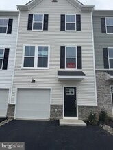 Building Photo - 256 Talucci Dr