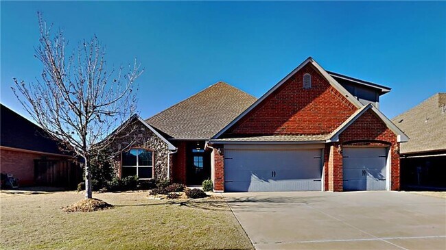 Building Photo - 15225 Western Vista Dr