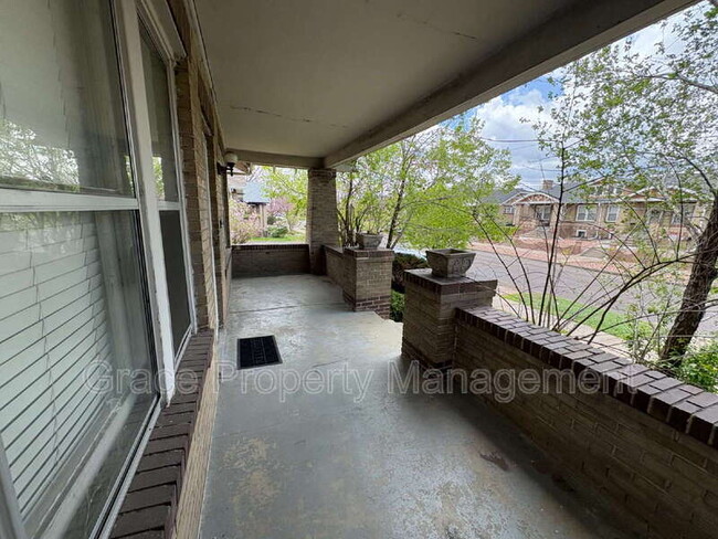 Building Photo - 1442 Perry St